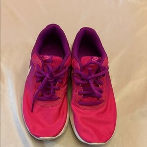 Nike Fuchsia and Violet Athletic Shoes